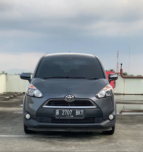 Toyota Sienta 2016