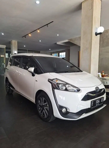 Toyota Sienta 2021