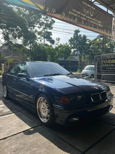 BMW 323i 1997