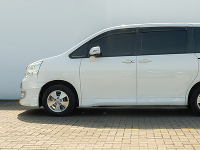 Toyota NAV1 V 2013 - Garansi 1 Tahun
