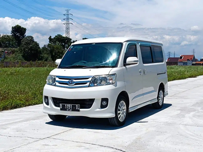 Daihatsu Luxio 2012