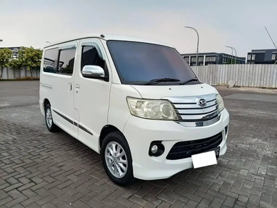 Daihatsu Luxio 2014