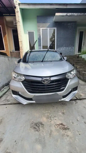 Daihatsu Xenia 2015