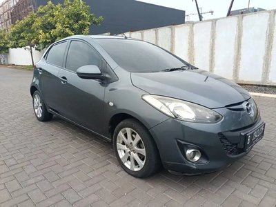 Mazda 2 2012