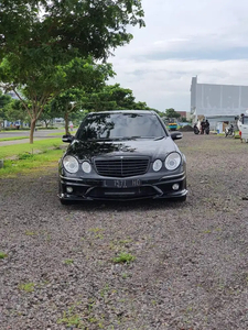 Mercedes-Benz E240 2005