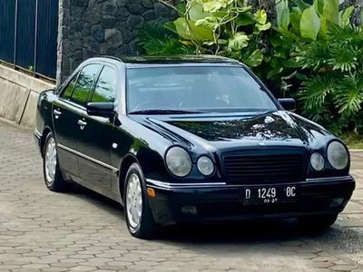 Mercedes-Benz E320 1997