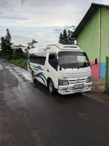 Toyota Dyna 2012