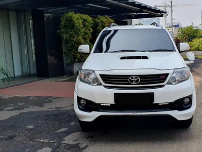 Toyota Fortuner 2015