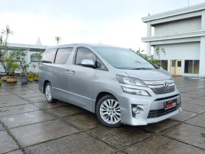 Toyota Vellfire 2013