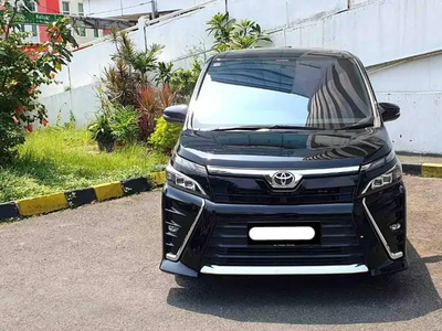 Toyota Voxy 2019