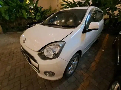 Daihatsu Ayla 2015