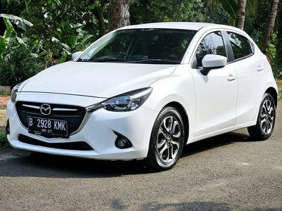 Mazda 2 2015