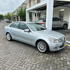 Mercedes-Benz C300 2011