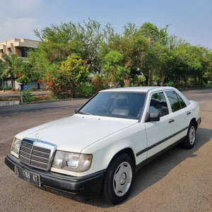 Mercedes-Benz E200 1988
