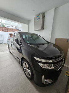 Nissan Elgrand 2011