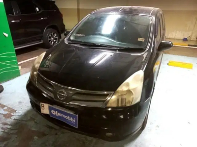 Nissan Grand livina 2012