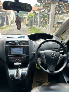 Nissan Serena 2015