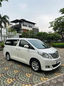 Toyota Alphard 2013