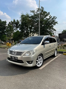 Toyota Innova 2012