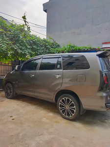 Toyota Kijang Innova 2009