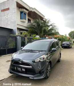 Toyota Sienta 2016