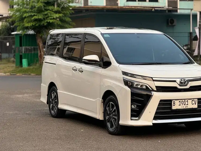 Toyota Voxy 2018