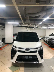 Toyota Voxy 2019