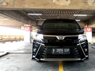 Toyota Voxy 2019