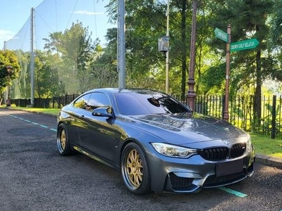 2015 BMW M4 Coupe 3.0 L AT