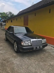 Mercedes-Benz E230 1992