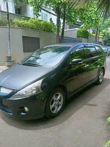 Mitsubishi Grandis 2006