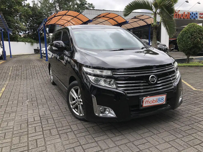 Nissan Elgrand 2011