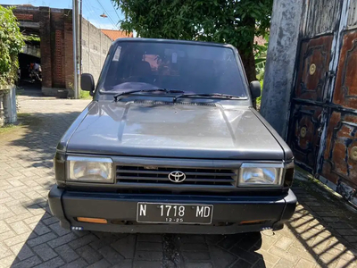 Toyota Kijang 1994