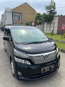 Toyota Vellfire 2010