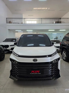 Toyota Voxy 2023