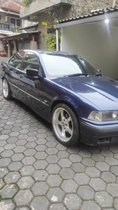 BMW 323i 1996