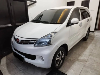 Daihatsu Xenia 2015