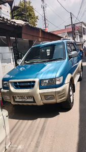 Isuzu Panther 2002