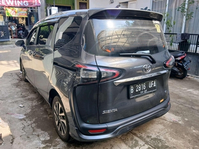 TDP (11JT) Toyota SIENTA Q 1.5 AT 2017 Abu-abu