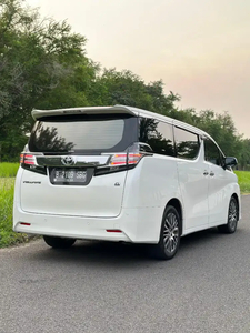 Toyota Vellfire 2015