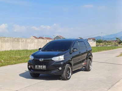 Daihatsu Xenia 2015