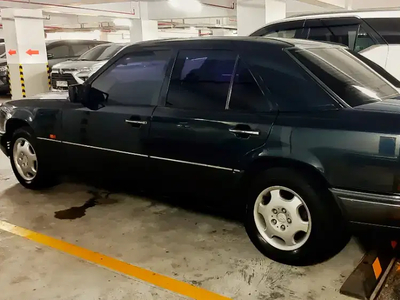 Mercedes-Benz E220 1995