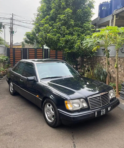 Mercedes-Benz E220 1996