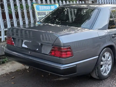 Mercedes-Benz E300 1986