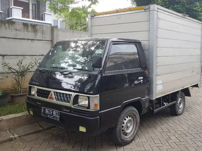 Mitsubishi L300 2013