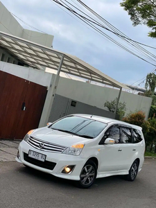 Nissan Grand livina 2012