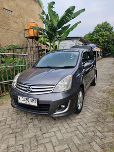 Nissan Grand livina 2013