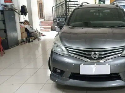 Nissan Grand livina 2013