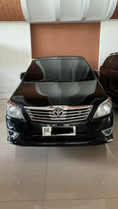 Toyota Innova 2012