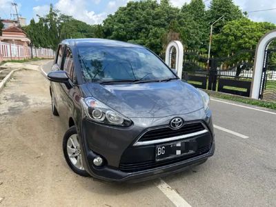 Toyota Sienta 2017